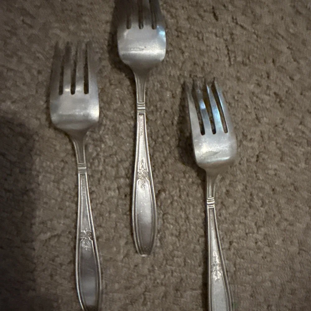 Vintage 1847 Rogers Bros Ambassador Dessert Forks  3